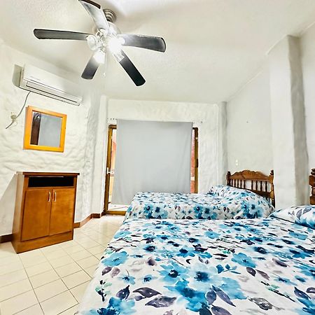 Playa Suites 마사틀란 객실 사진