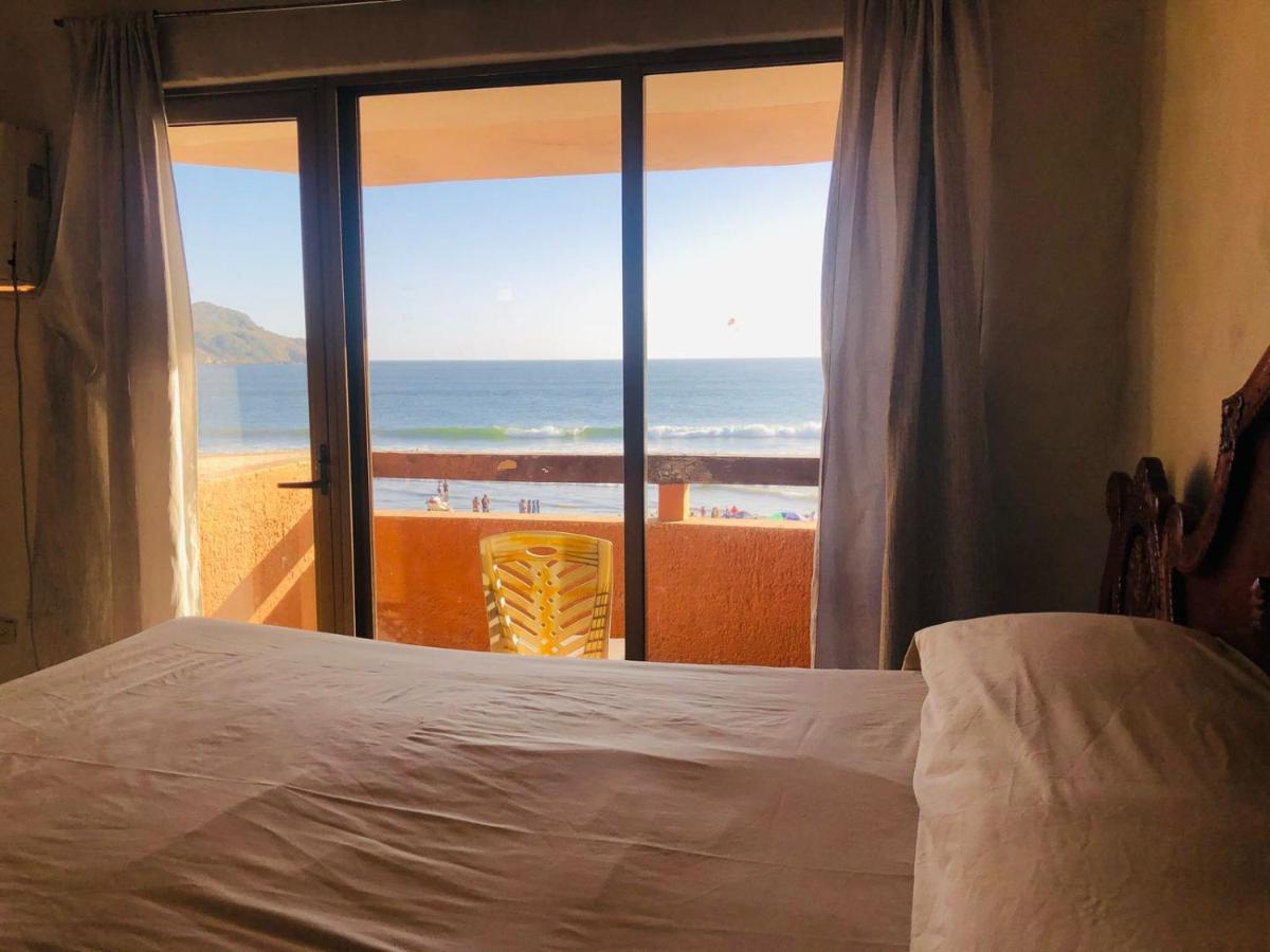 Playa Suites 마사틀란 객실 사진