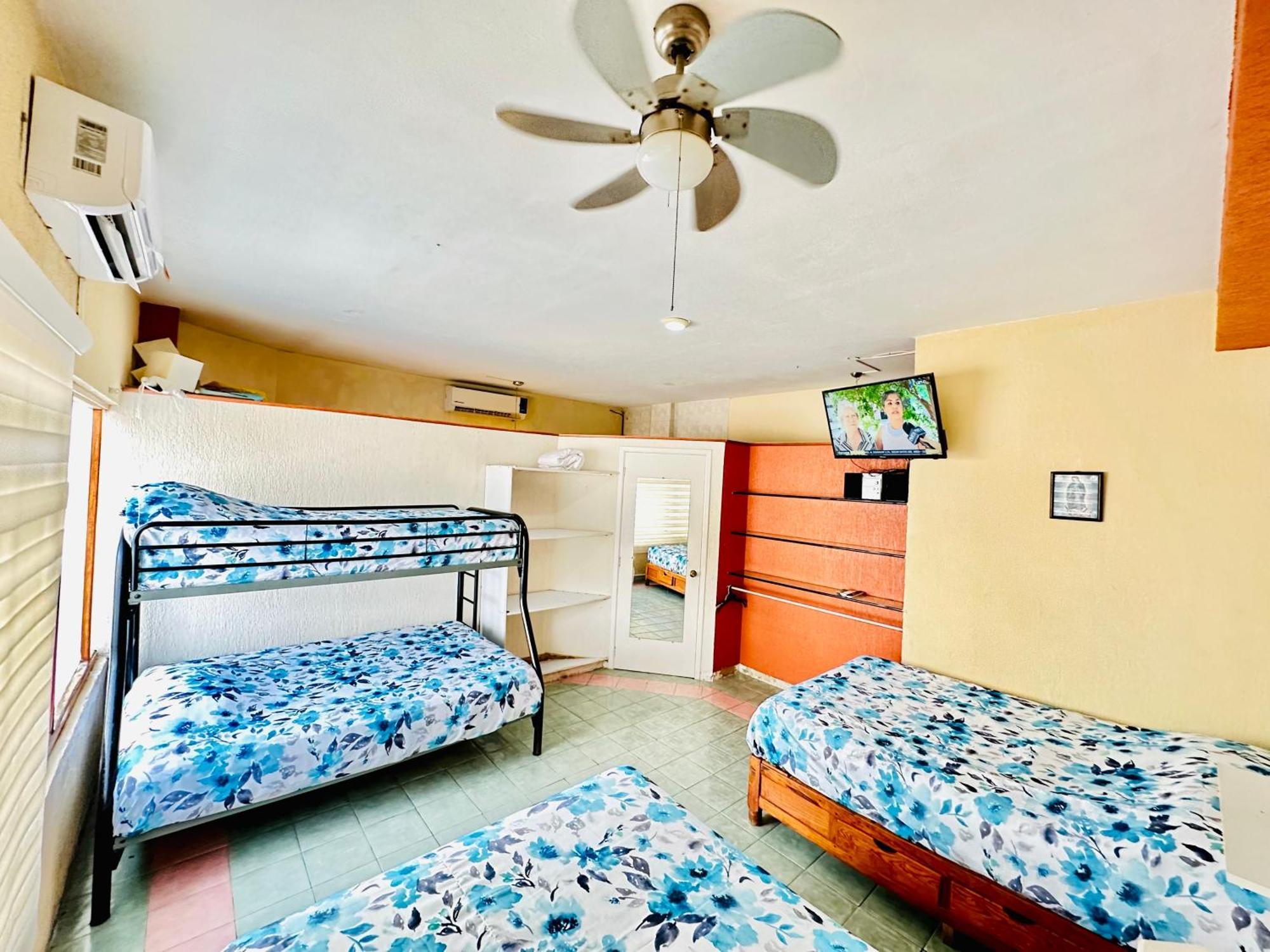 Playa Suites 마사틀란 객실 사진