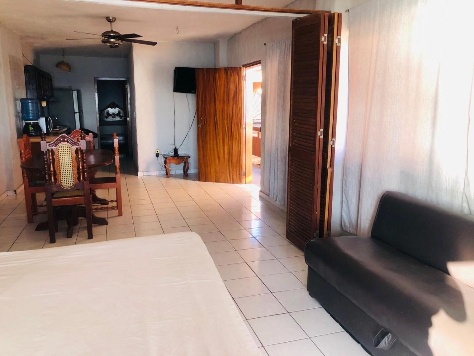 Playa Suites 마사틀란 객실 사진