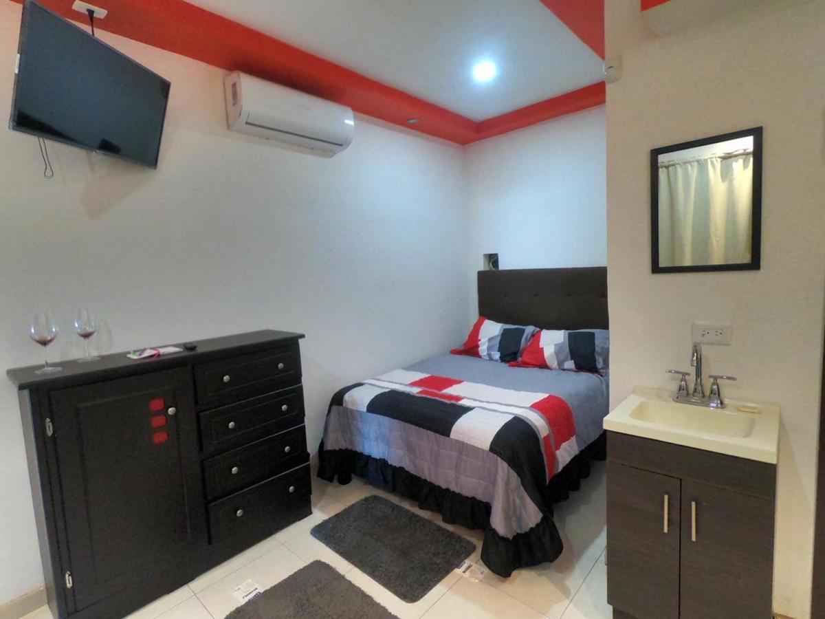 Playa Suites 마사틀란 외부 사진